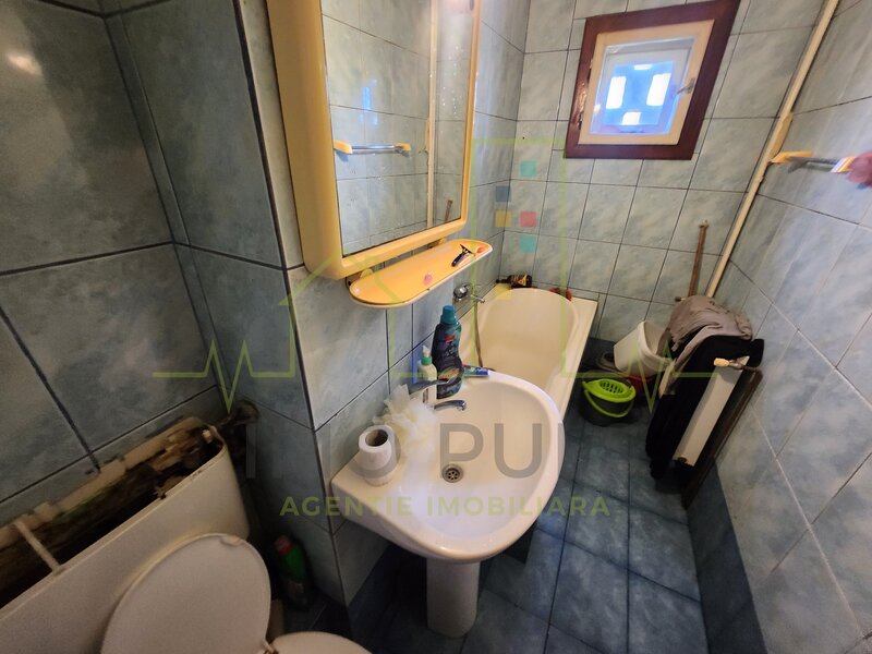 Timisoara Cetatii. Etaj 1. Centrala proprie. 4 camere transformat in 3 camere decomandat